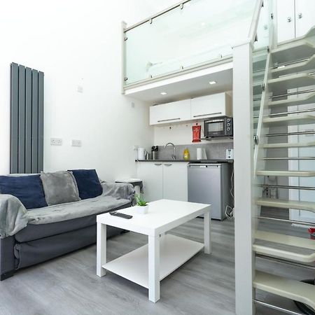 Modern & Stylish Studio In Reading Centre Apartment Luaran gambar